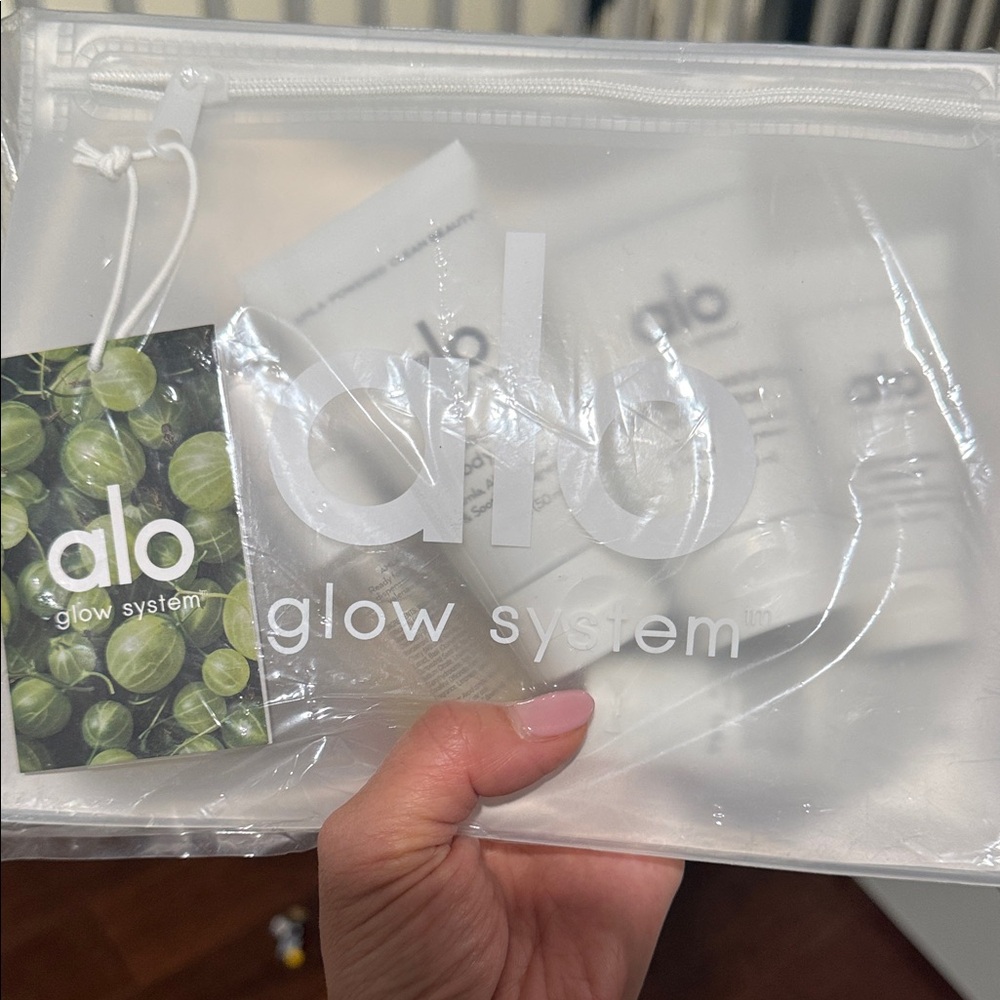 ALO Yoga Glow System Discovery Set